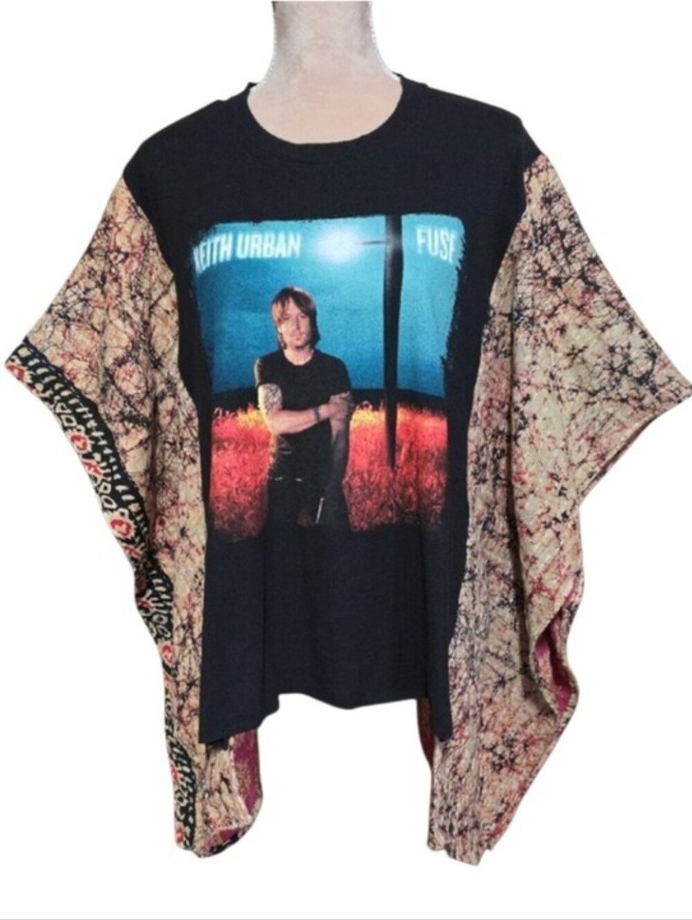 Upcycled Keith Urban Tee With Kantha Kimono Sleeves - Picture 8 of 9